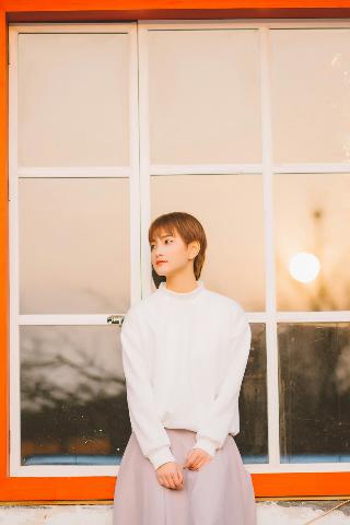 妻子在丈夫面前被快递员欺负