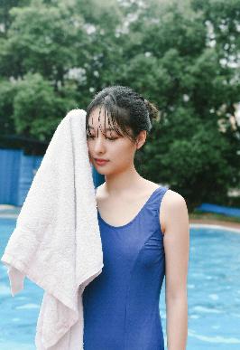 漂亮的妈妈中字开头9个字